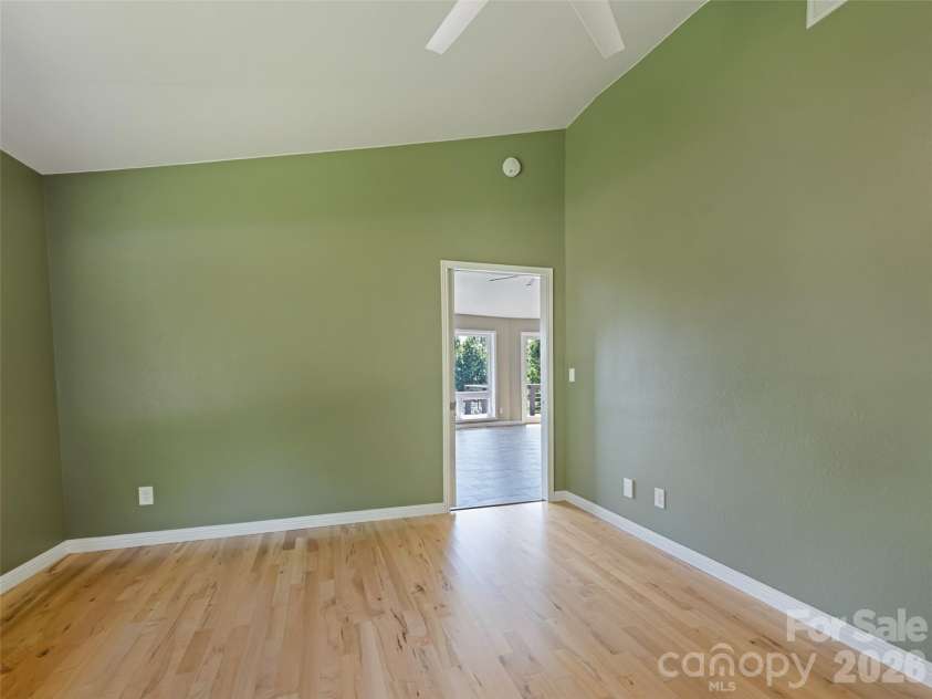555 Live Oak Loop, Waynesville, NC 28785.  MLS# CAR4428160, YatesRealty ID 52757. 