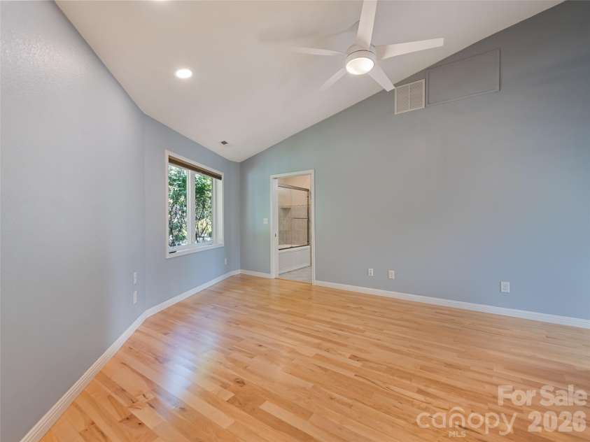 555 Live Oak Loop, Waynesville, NC 28785.  MLS# CAR4428160, YatesRealty ID 52757. 