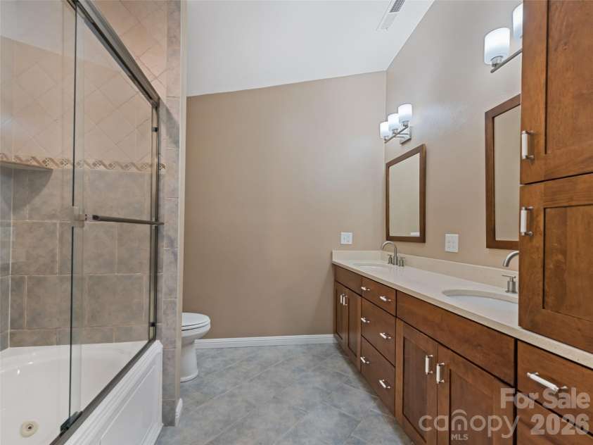 555 Live Oak Loop, Waynesville, NC 28785.  MLS# CAR4428160, YatesRealty ID 52757. 