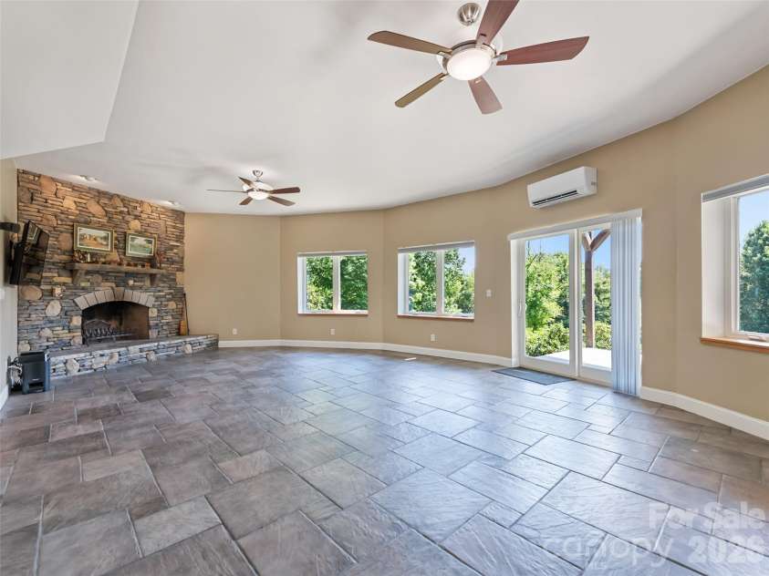 555 Live Oak Loop, Waynesville, NC 28785.  MLS# CAR4428160, YatesRealty ID 52757. 