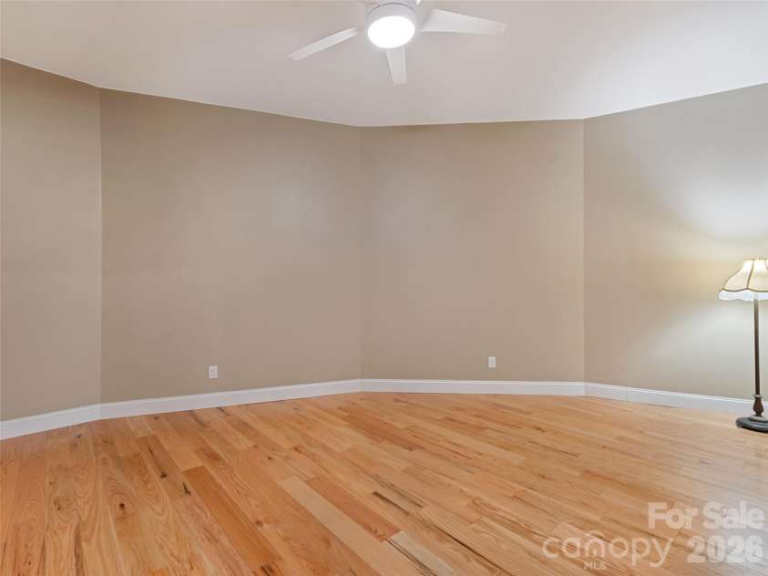 555 Live Oak Loop, Waynesville, NC 28785.  MLS# CAR4428160, YatesRealty ID 52757. 