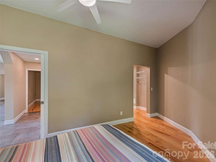 555 Live Oak Loop, Waynesville, NC 28785.  MLS# CAR4428160, YatesRealty ID 52757. 