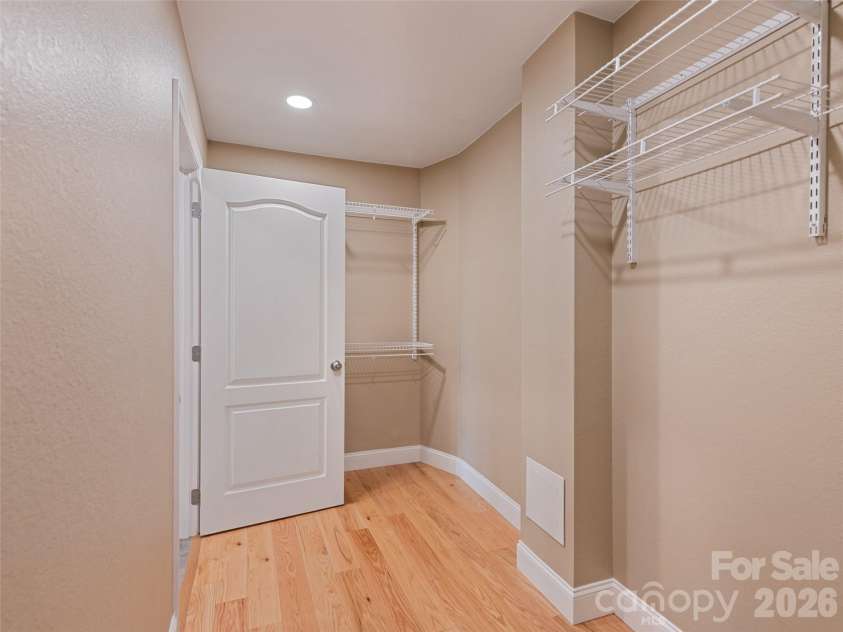555 Live Oak Loop, Waynesville, NC 28785.  MLS# CAR4428160, YatesRealty ID 52757. 