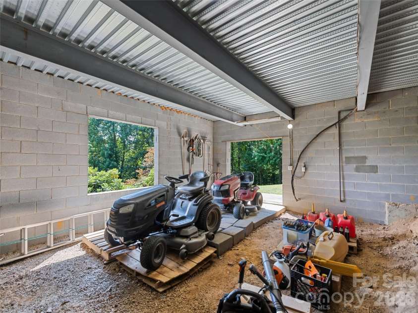 555 Live Oak Loop, Waynesville, NC 28785.  MLS# CAR4428160, YatesRealty ID 52757. 