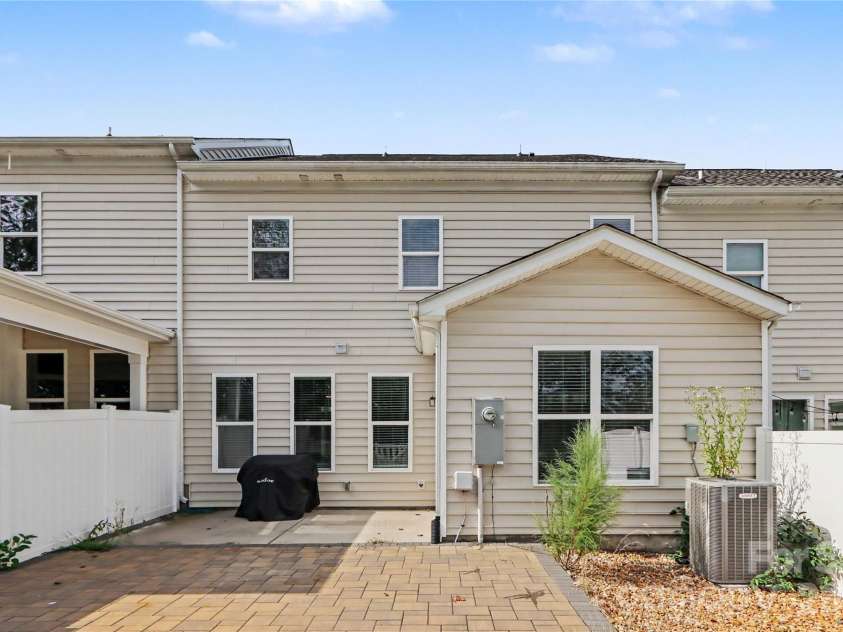 809 River Park Road, Belmont, NC 28012.  MLS# CAR4427912, YatesRealty ID 52759. 