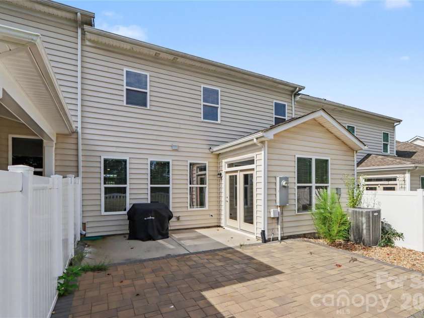 809 River Park Road, Belmont, NC 28012.  MLS# CAR4427912, YatesRealty ID 52759. 