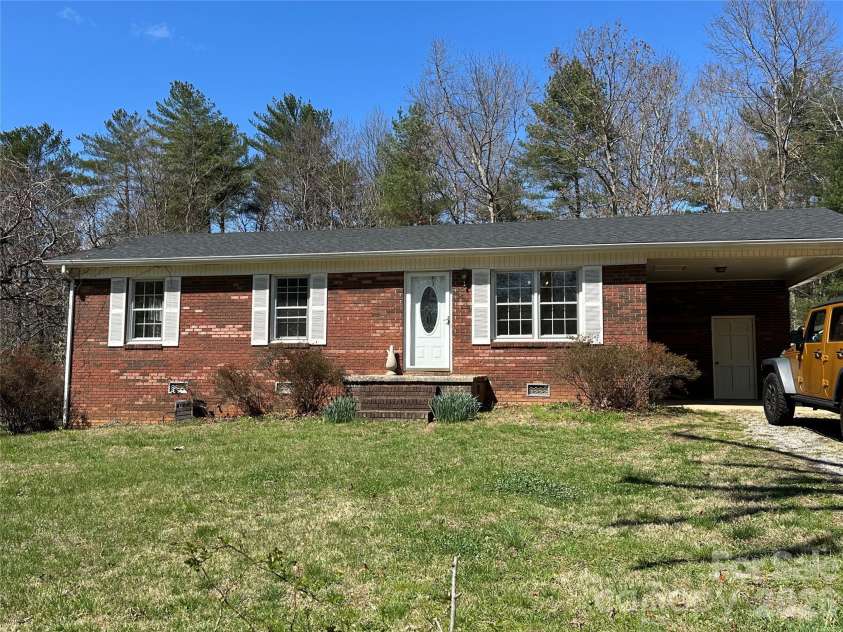 650 Brown Berry Road, North Wilkesboro, NC 28659.  MLS# CAR4358415, YatesRealty ID 5276. 