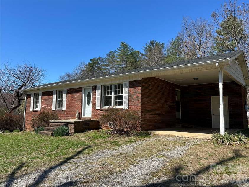 650 Brown Berry Road, North Wilkesboro, NC 28659.  MLS# CAR4358415, YatesRealty ID 5276. 