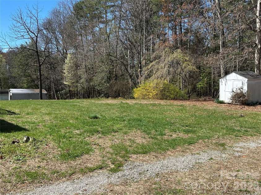 650 Brown Berry Road, North Wilkesboro, NC 28659.  MLS# CAR4358415, YatesRealty ID 5276. 