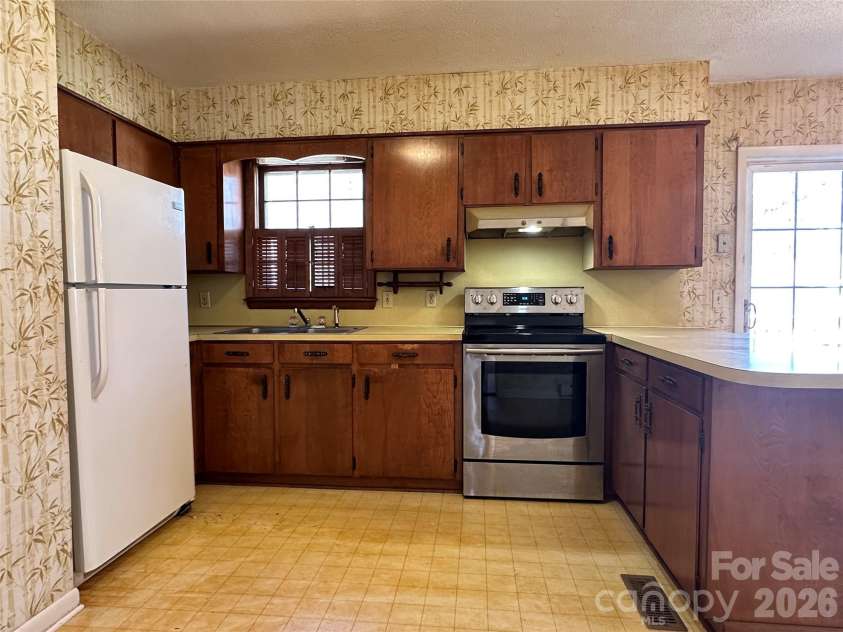 650 Brown Berry Road, North Wilkesboro, NC 28659.  MLS# CAR4358415, YatesRealty ID 5276. 