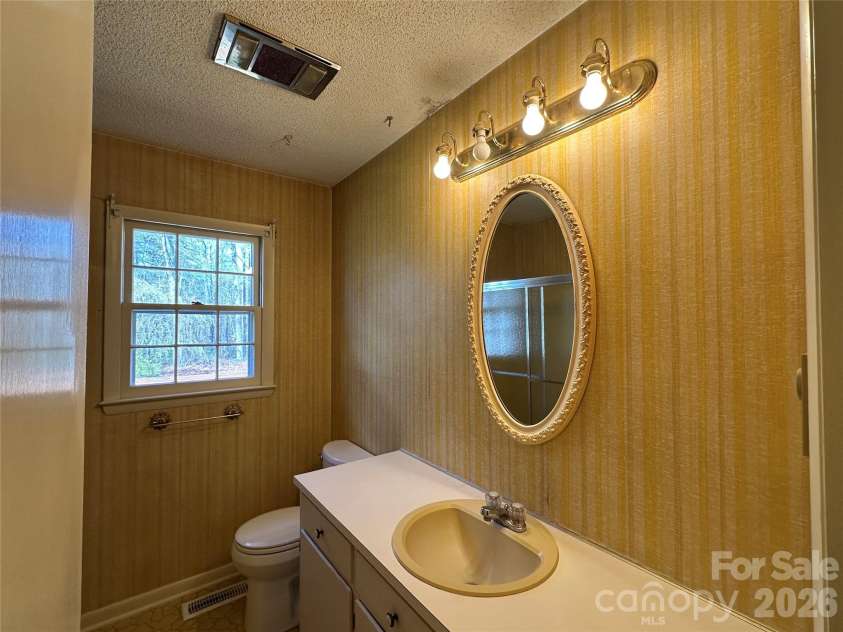 650 Brown Berry Road, North Wilkesboro, NC 28659.  MLS# CAR4358415, YatesRealty ID 5276. 