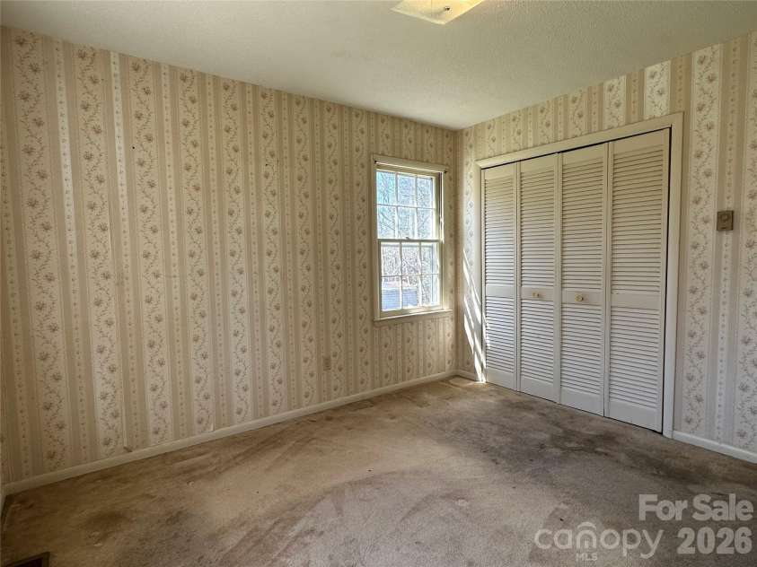 650 Brown Berry Road, North Wilkesboro, NC 28659.  MLS# CAR4358415, YatesRealty ID 5276. 