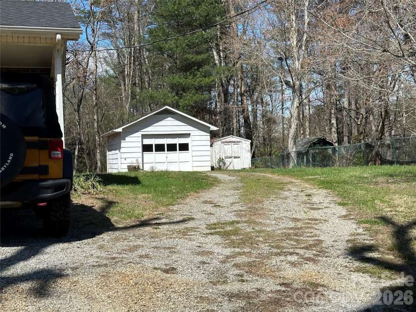 650 Brown Berry Road, North Wilkesboro, NC 28659.  MLS# CAR4358415, YatesRealty ID 5276. 