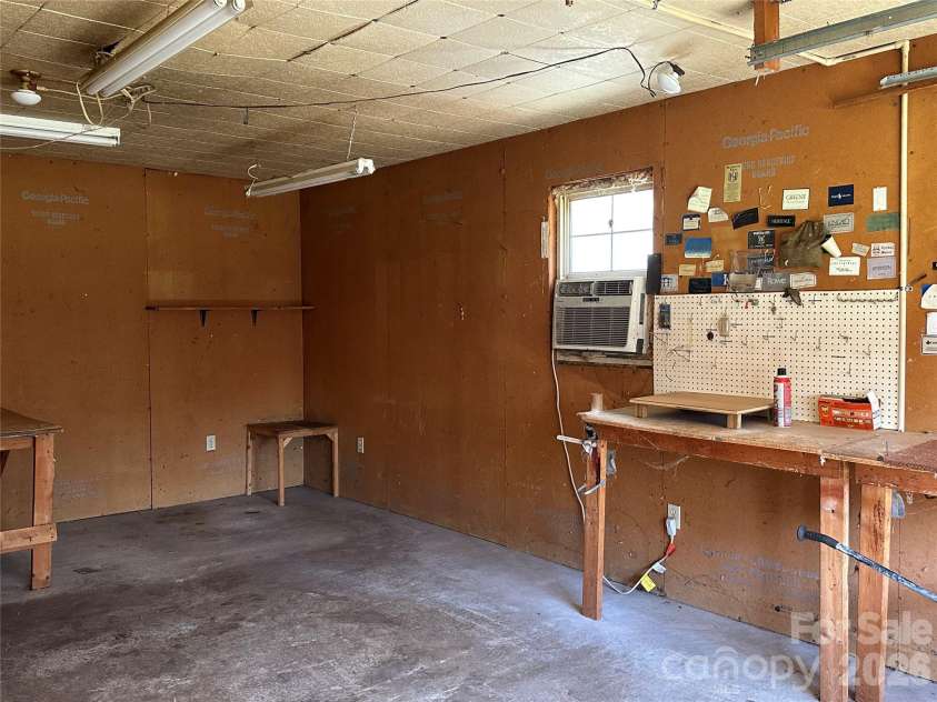 650 Brown Berry Road, North Wilkesboro, NC 28659.  MLS# CAR4358415, YatesRealty ID 5276. 