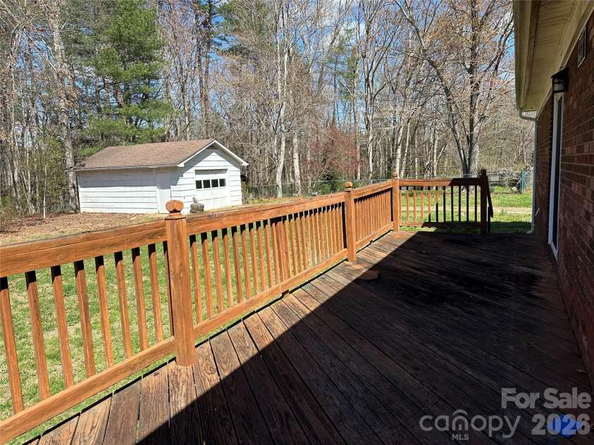 650 Brown Berry Road, North Wilkesboro, NC 28659.  MLS# CAR4358415, YatesRealty ID 5276. 