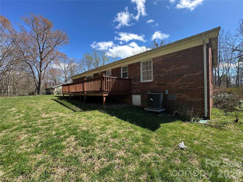 650 Brown Berry Road, North Wilkesboro, NC 28659.  MLS# CAR4358415, YatesRealty ID 5276. 