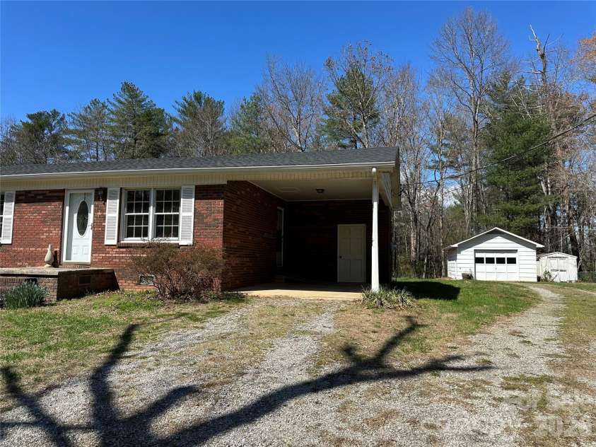 650 Brown Berry Road, North Wilkesboro, NC 28659.  MLS# CAR4358415, YatesRealty ID 5276. 