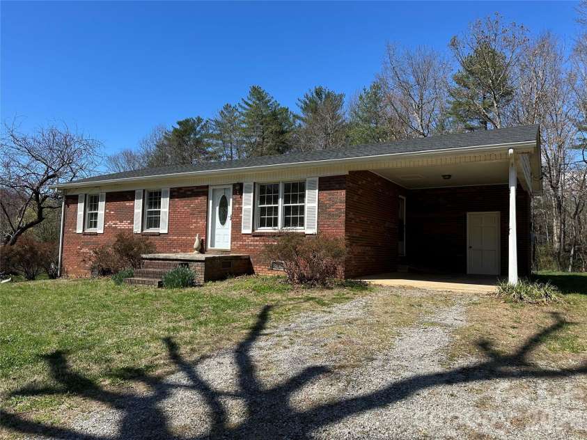 650 Brown Berry Road, North Wilkesboro, NC 28659.  MLS# CAR4358415, YatesRealty ID 5276. 