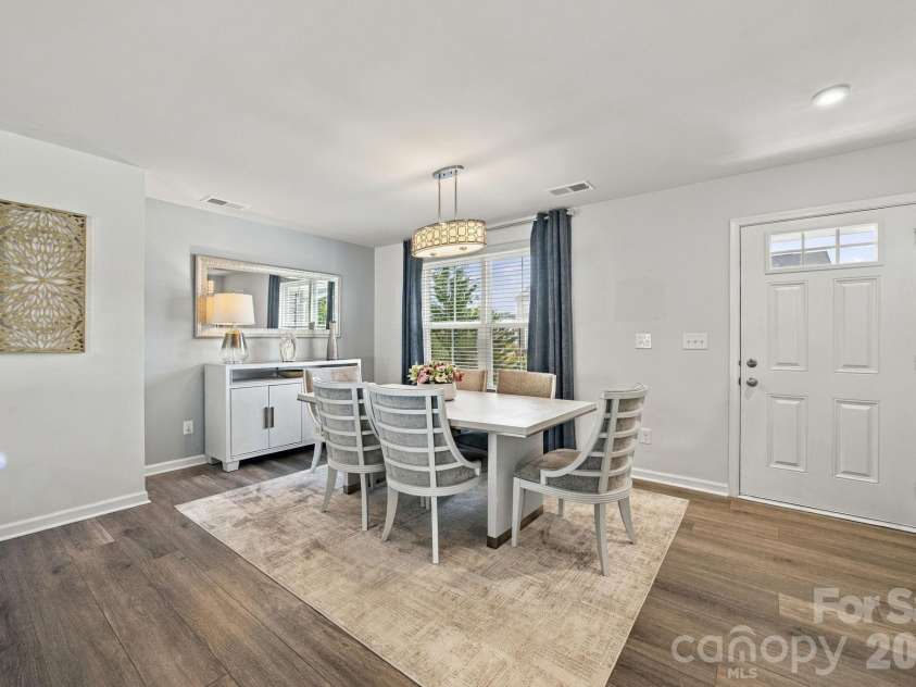 5108 Rustling Pines Court, Charlotte, NC 28215.  MLS# CAR4425354, YatesRealty ID 52761. 
