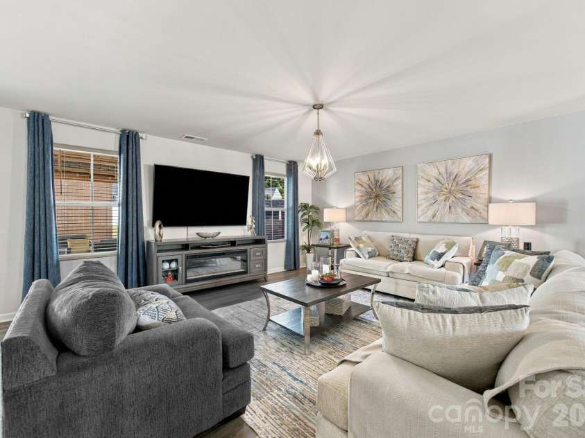 5108 Rustling Pines Court, Charlotte, NC 28215.  MLS# CAR4425354, YatesRealty ID 52761. 