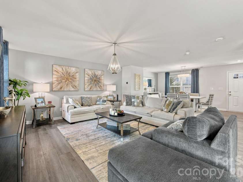 5108 Rustling Pines Court, Charlotte, NC 28215.  MLS# CAR4425354, YatesRealty ID 52761. 