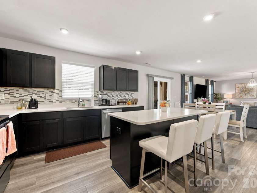 5108 Rustling Pines Court, Charlotte, NC 28215.  MLS# CAR4425354, YatesRealty ID 52761. 