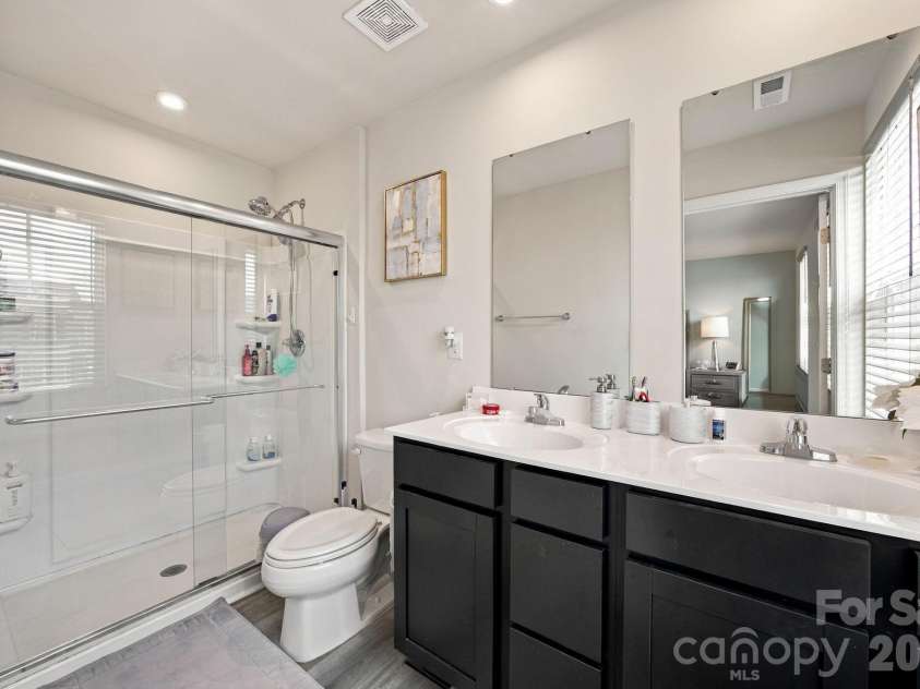 5108 Rustling Pines Court, Charlotte, NC 28215.  MLS# CAR4425354, YatesRealty ID 52761. 