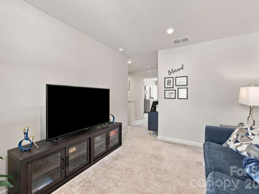 5108 Rustling Pines Court, Charlotte, NC 28215.  MLS# CAR4425354, YatesRealty ID 52761. 