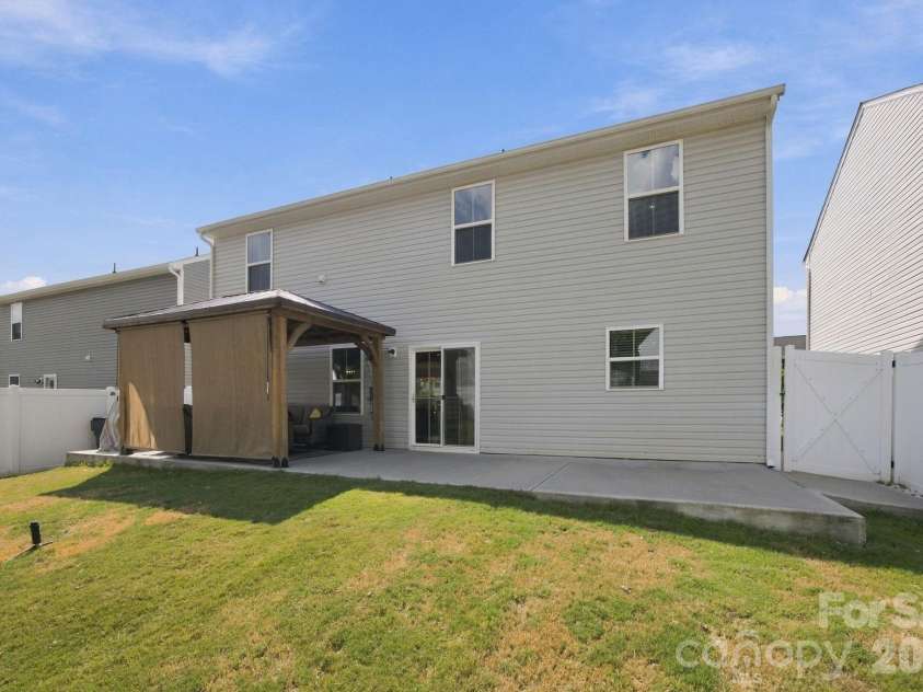 5108 Rustling Pines Court, Charlotte, NC 28215.  MLS# CAR4425354, YatesRealty ID 52761. 