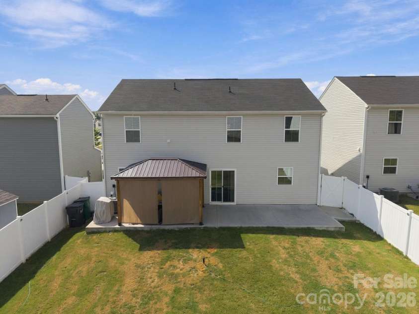 5108 Rustling Pines Court, Charlotte, NC 28215.  MLS# CAR4425354, YatesRealty ID 52761. 