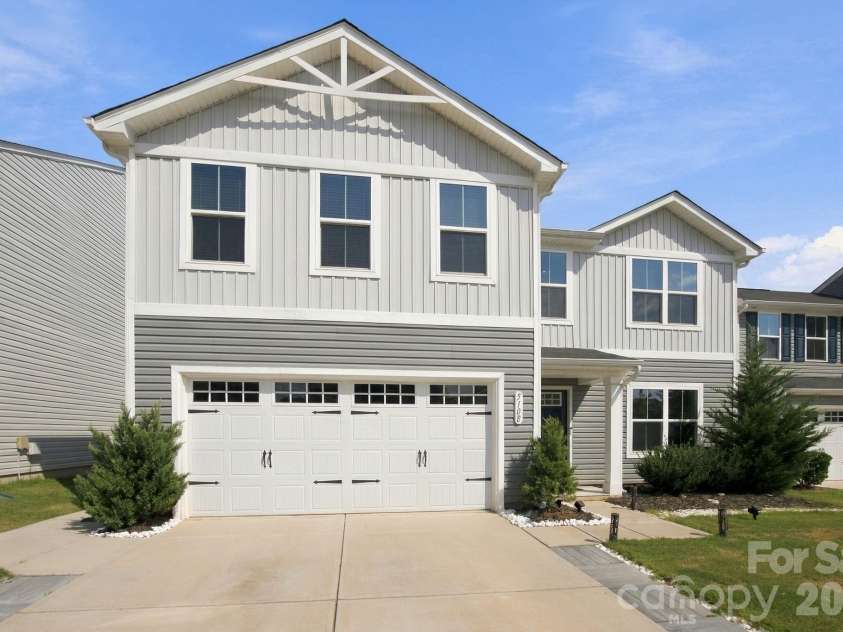 5108 Rustling Pines Court, Charlotte, NC 28215.  MLS# CAR4425354, YatesRealty ID 52761. 
