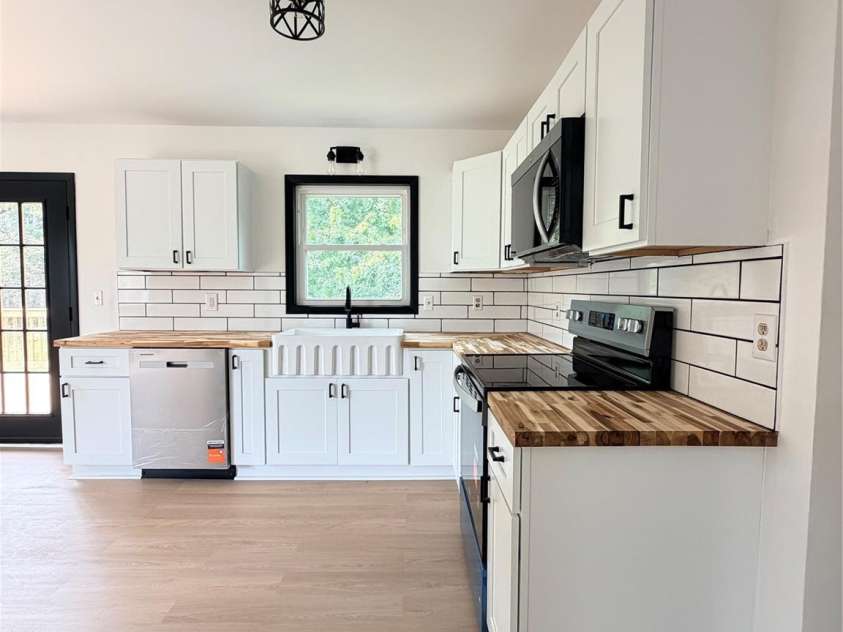 310 Clay Hodges Road, Boone, NC 28607.  MLS# CAR4426743, YatesRealty ID 52762. 