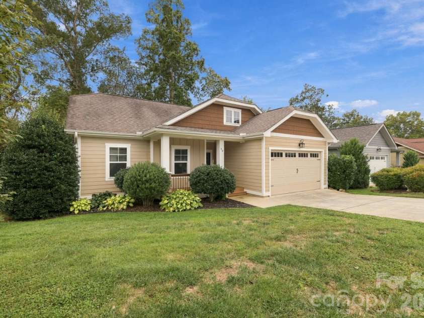 26 Asher Lane, Arden, NC 28704.  MLS# CAR4428144, YatesRealty ID 52765. 