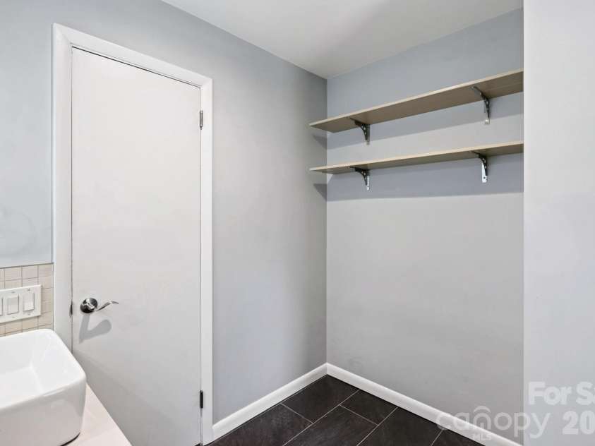 220 Richmond Hill Drive, Asheville, NC 28806.  MLS# CAR4426706, YatesRealty ID 52767. 