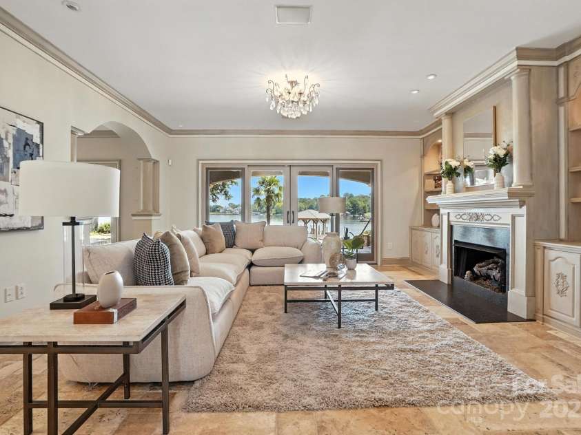 20428 Island Forest Drive, Cornelius, NC 28031.  MLS# CAR4243921, YatesRealty ID 5277. 