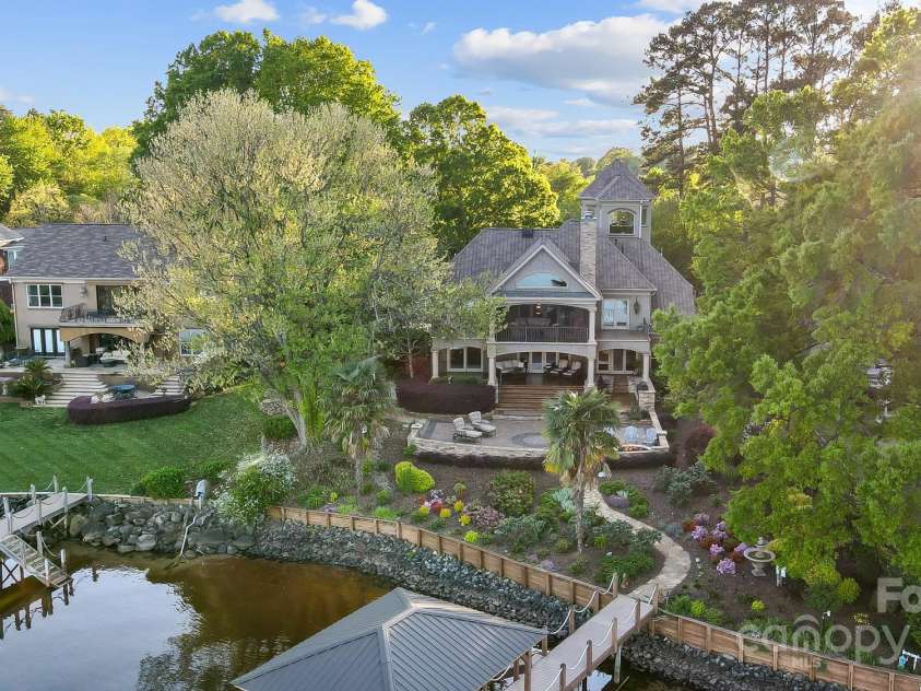 20428 Island Forest Drive, Cornelius, NC 28031.  MLS# CAR4243921, YatesRealty ID 5277. 