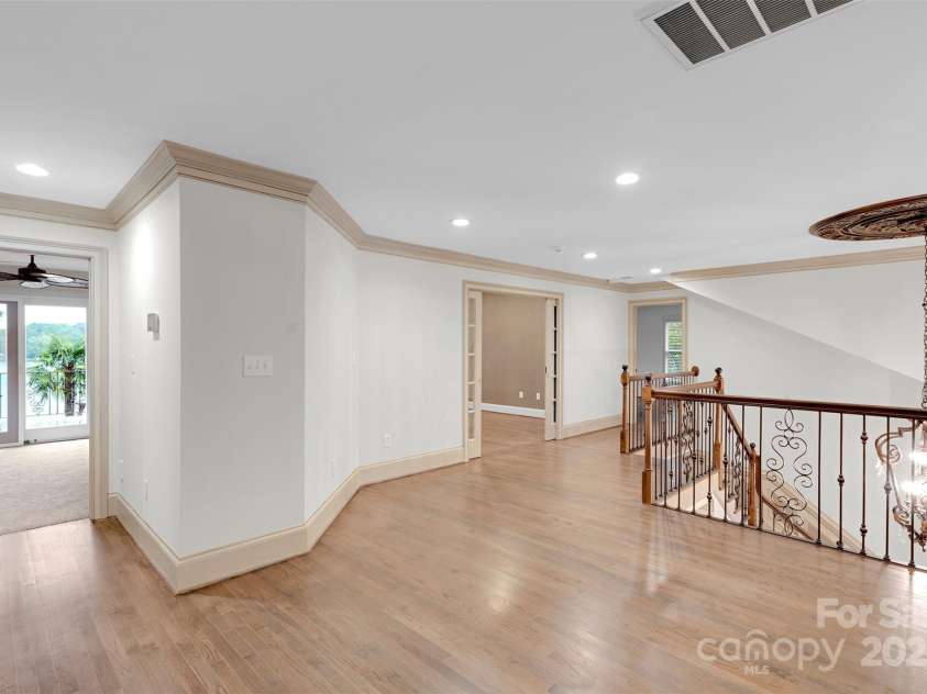 20428 Island Forest Drive, Cornelius, NC 28031.  MLS# CAR4243921, YatesRealty ID 5277. 