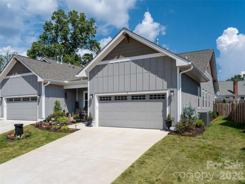 9 Cozy Cottage Way, Arden, NC 28704.  MLS# CAR4428173, YatesRealty ID 52775. 