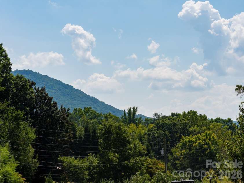 11 Cozy Cottage Way, Arden, NC 28704.  MLS# CAR4428196, YatesRealty ID 52778. 