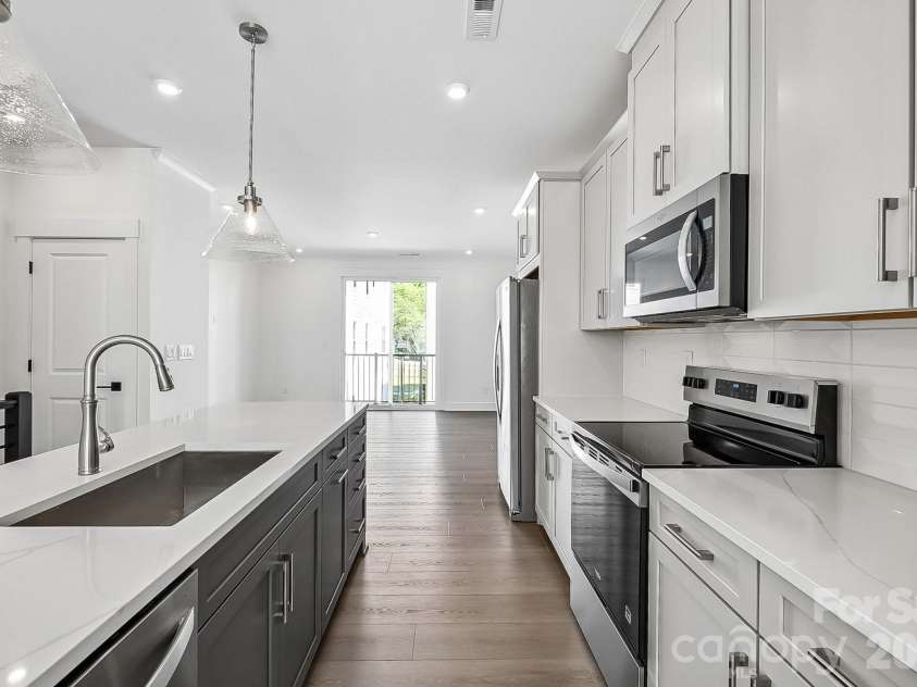 1128 Kokomo Lane, Charlotte, NC 28206.  MLS# CAR4387962, YatesRealty ID 52779. 