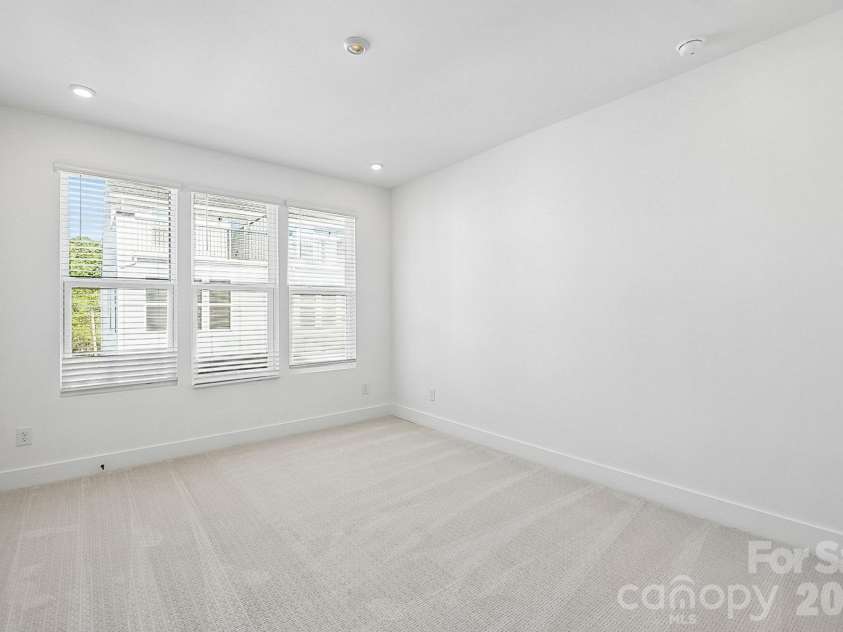 1128 Kokomo Lane, Charlotte, NC 28206.  MLS# CAR4387962, YatesRealty ID 52779. 