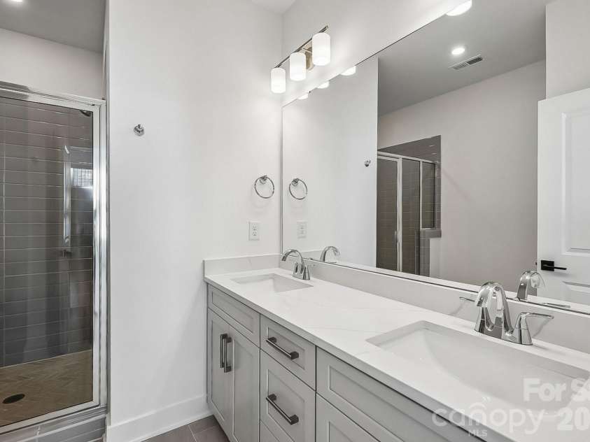 1128 Kokomo Lane, Charlotte, NC 28206.  MLS# CAR4387962, YatesRealty ID 52779. 