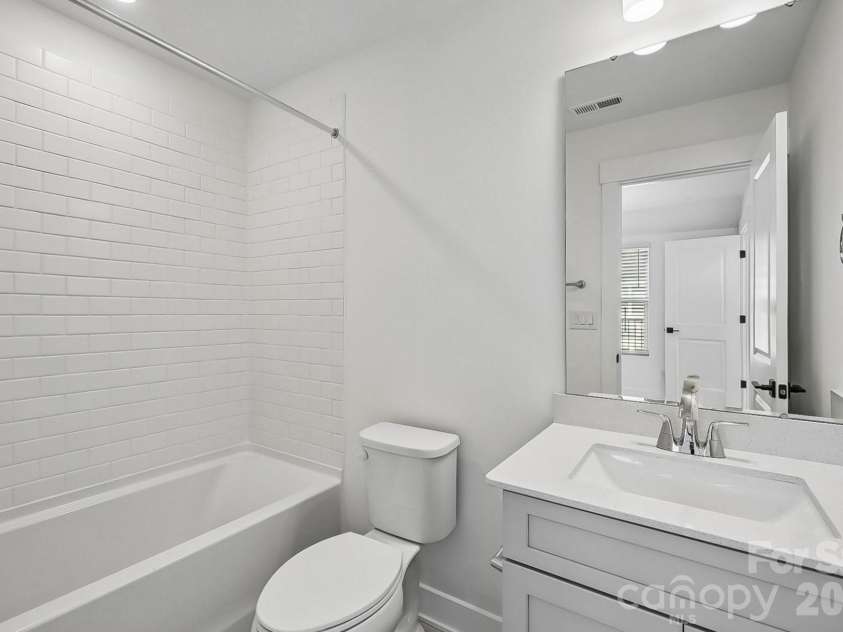 1128 Kokomo Lane, Charlotte, NC 28206.  MLS# CAR4387962, YatesRealty ID 52779. 