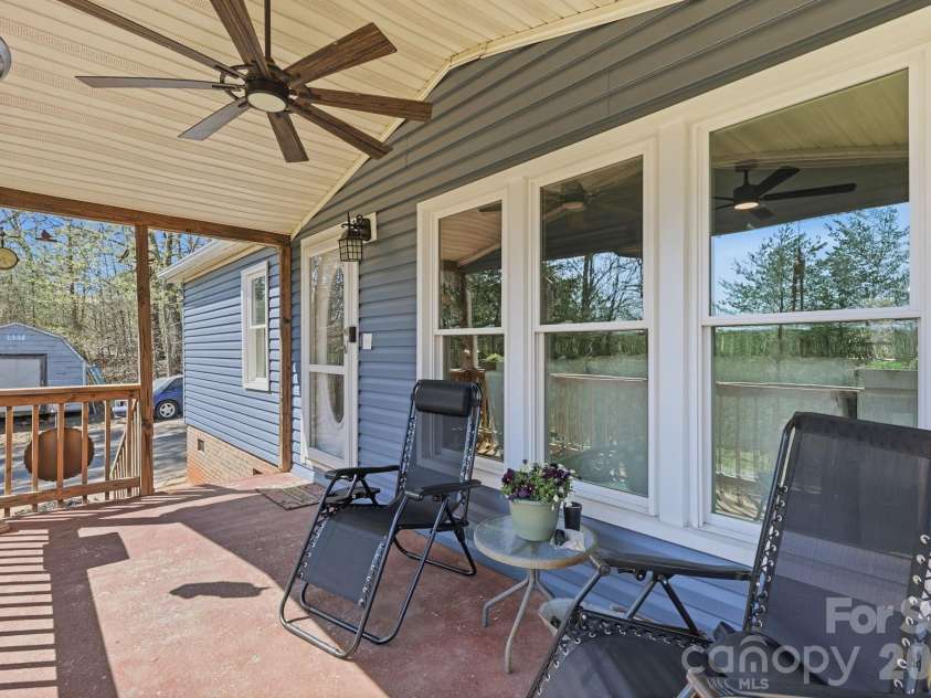 5218 Stoney Oaks Drive, Gastonia, NC 28052.  MLS# CAR4357502, YatesRealty ID 5278. 
