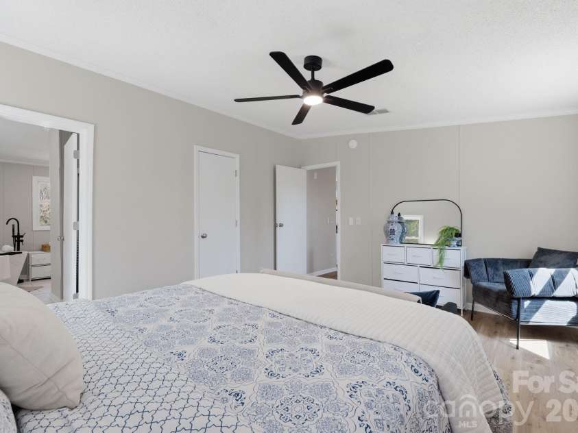 5218 Stoney Oaks Drive, Gastonia, NC 28052.  MLS# CAR4357502, YatesRealty ID 5278. 