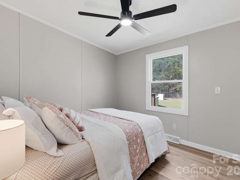 5218 Stoney Oaks Drive, Gastonia, NC 28052.  MLS# CAR4357502, YatesRealty ID 5278. 