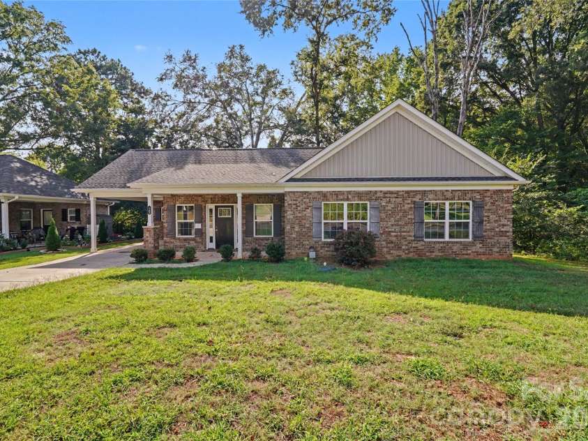 161 Ole Eastpointe Drive, York, SC 29745.  MLS# CAR4426181, YatesRealty ID 52780. 