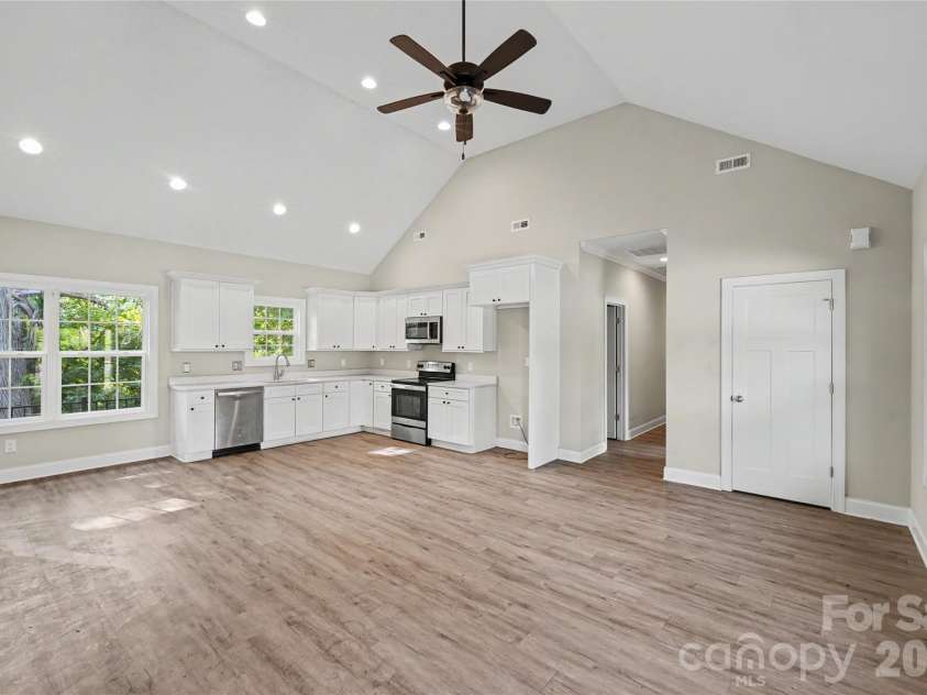 161 Ole Eastpointe Drive, York, SC 29745.  MLS# CAR4426181, YatesRealty ID 52780. 