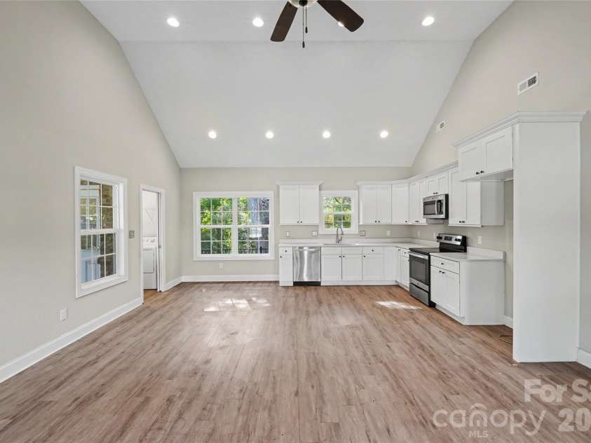 161 Ole Eastpointe Drive, York, SC 29745.  MLS# CAR4426181, YatesRealty ID 52780. 