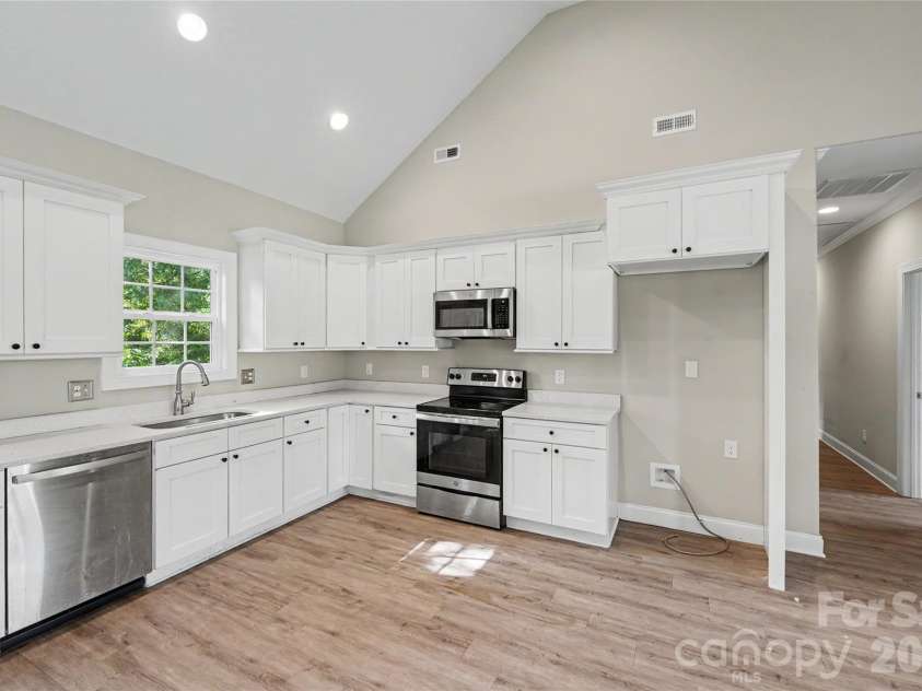 161 Ole Eastpointe Drive, York, SC 29745.  MLS# CAR4426181, YatesRealty ID 52780. 